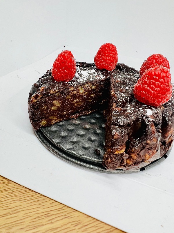 2-Ingredient Flourless Mini Chocolate Cake