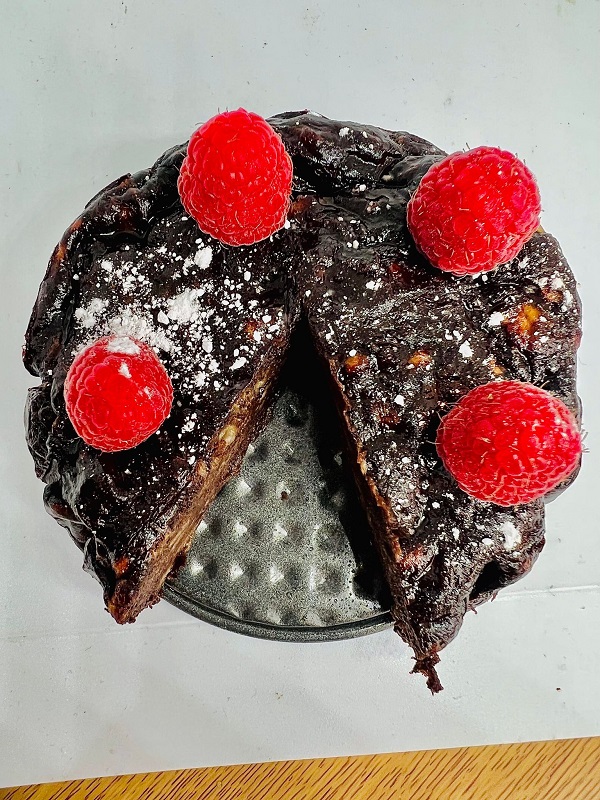 2-Ingredient Flourless Mini Chocolate Cake