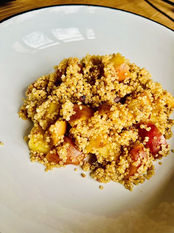 Easy Healthy Cinnamon Apple Breakfast Quinoa