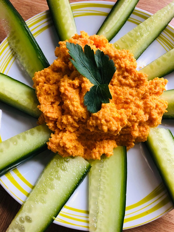 Easy Healthy Raw Carrot Hummus