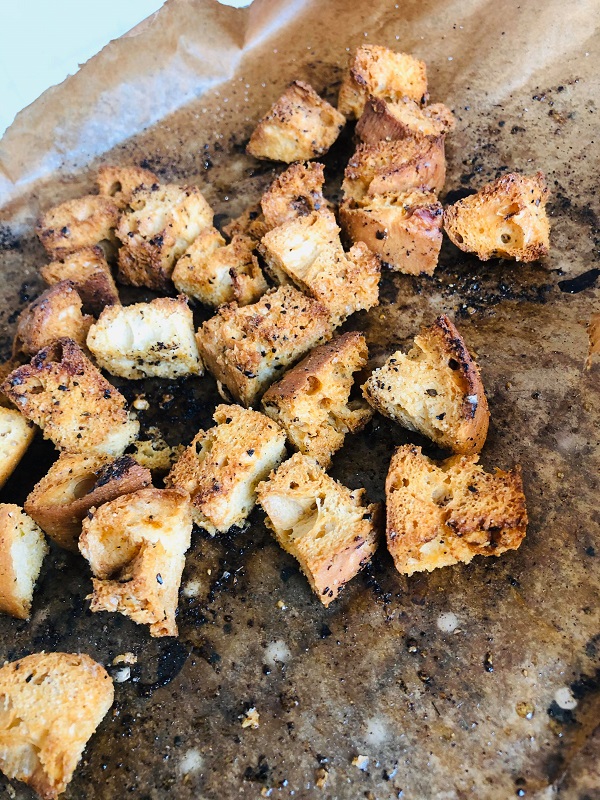 Homemade Easy Garlicky Baked Croutons