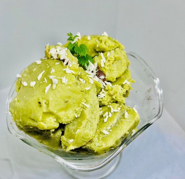 Easy Creamy Vegan Mint Chocolate Chip Ice-cream