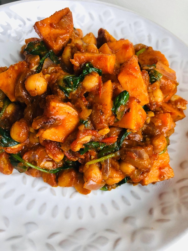 Easy Vegan Sweet Potato Chickpea & Spinach Curry