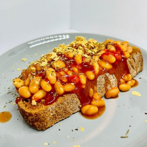 Easy Vegan Brunch: Sriracha Baked Beans On Toast