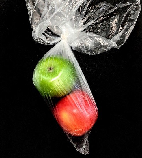 apples in a plastic bag