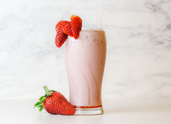 7 Vegan Strawberry Milk Recipes